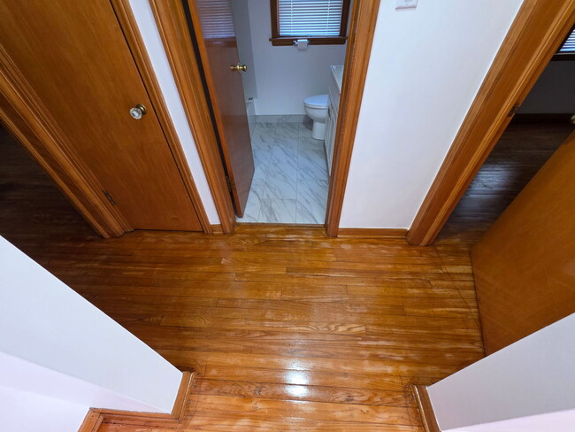 Building Photo - 3804 S Harvey Ave