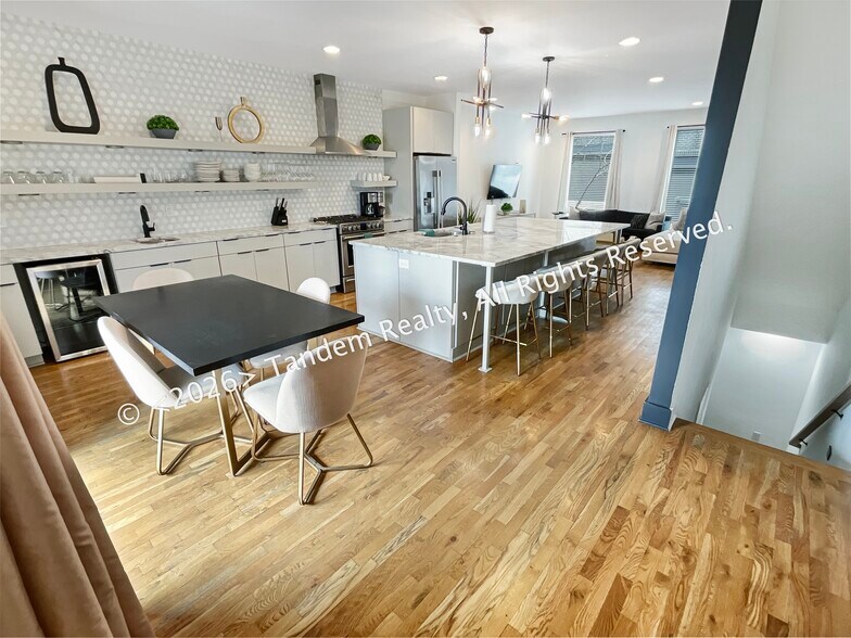 Building Photo - 2807 Delaware Ave