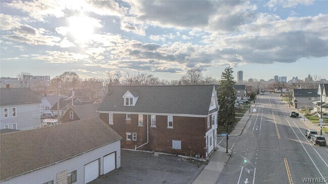 Building Photo - 901 South Park Ave