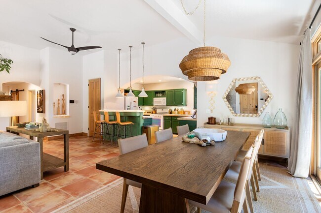 Building Photo - Luxury Oasis in Palm Springs Retreat
