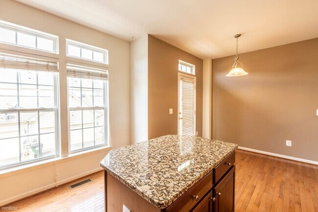 Building Photo - 3 br, 2 bath House - 2042 Lockwood Drive