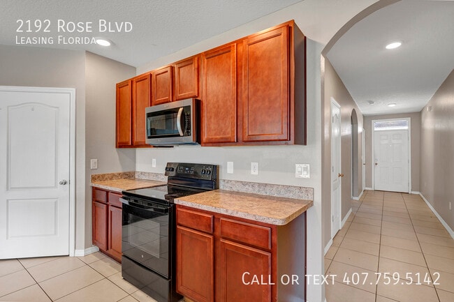 Building Photo - 2192 Rose Blvd