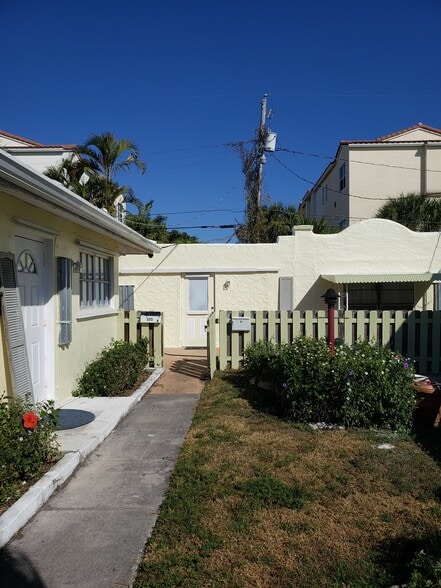 Building Photo - 325 Kenilworth Blvd