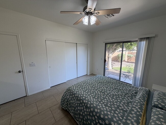Building Photo - Spacious, Stylish, Sharp 2 bed 2 bath 1 car garage and Gated Community!