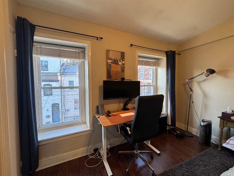 Building Photo - 209 East St