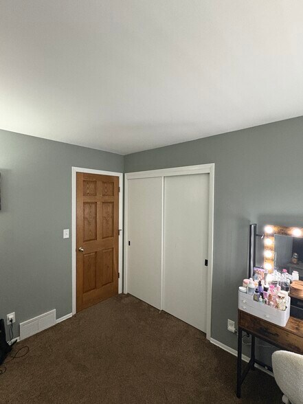 Building Photo - 2940 N 184th St