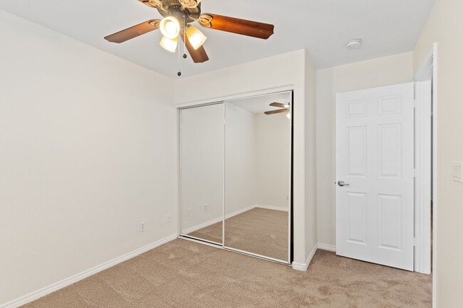 Building Photo - 7268 Vinca Rd