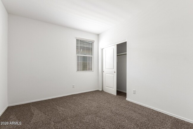 Building Photo - 1168 W Paradise Wy