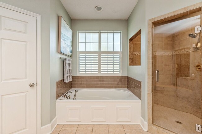 Building Photo - Spacious 3BR home with gorgeous finishes!!...