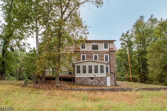 Building Photo - 2170 Daniel Bray Hwy