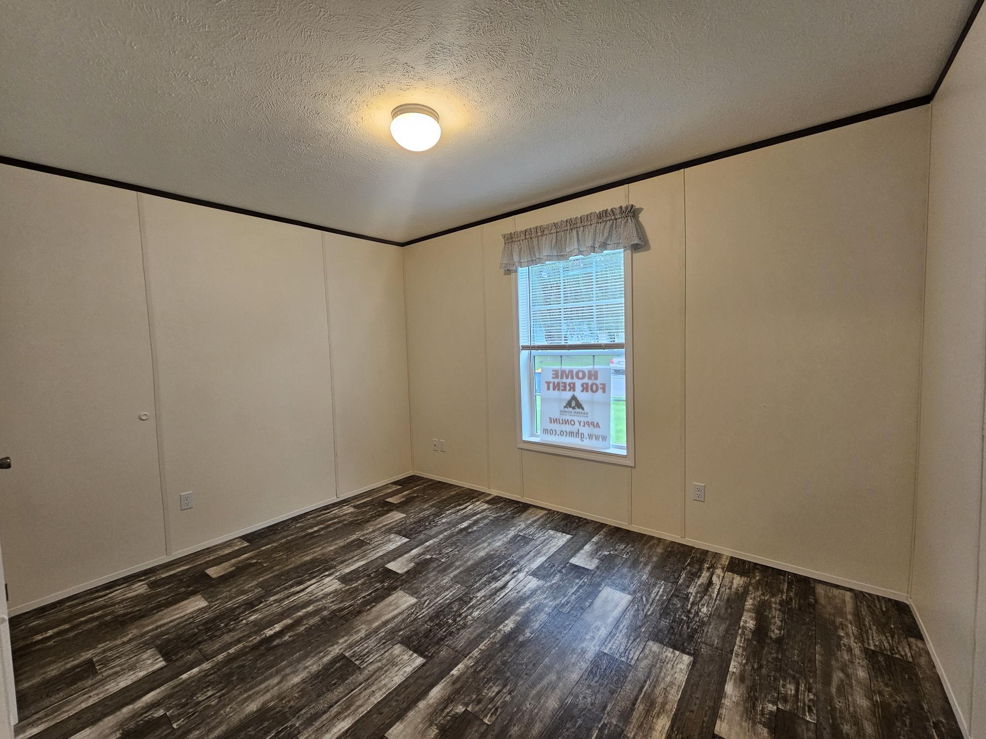 Building Photo - 12 Daisy Ln