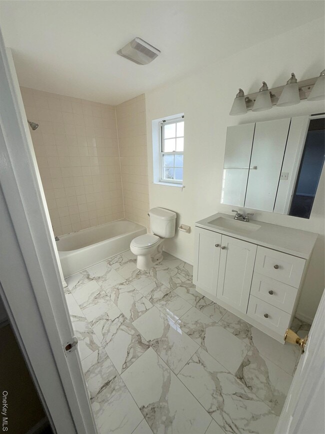 Building Photo - 219 Mary Lou Ave