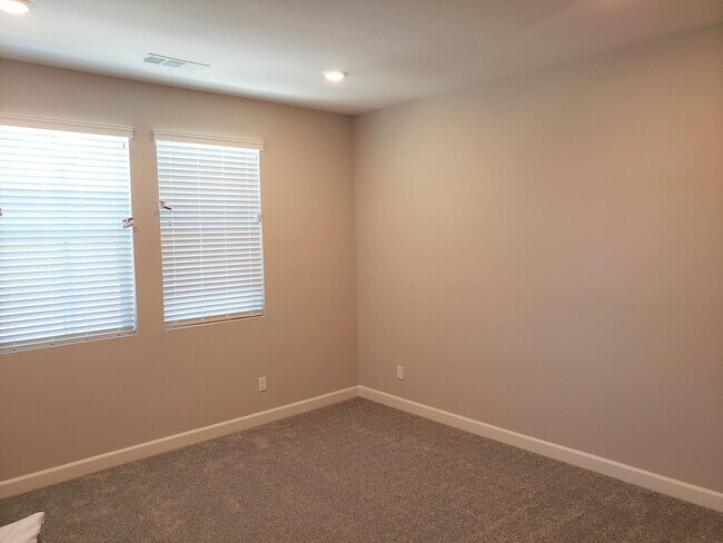 Building Photo - Stunning New Home for Rent in Vista