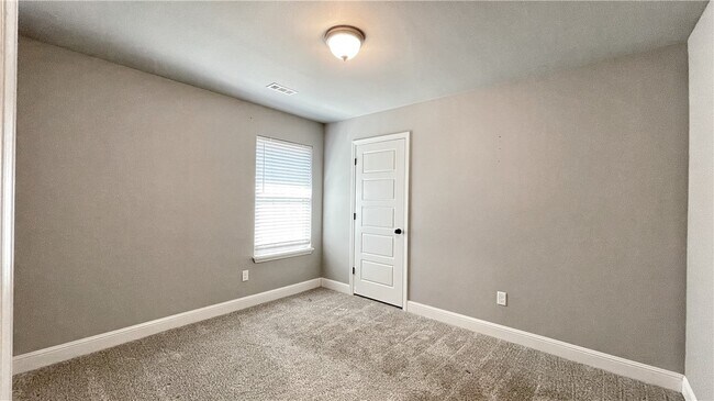 Building Photo - 1702 S K Pl