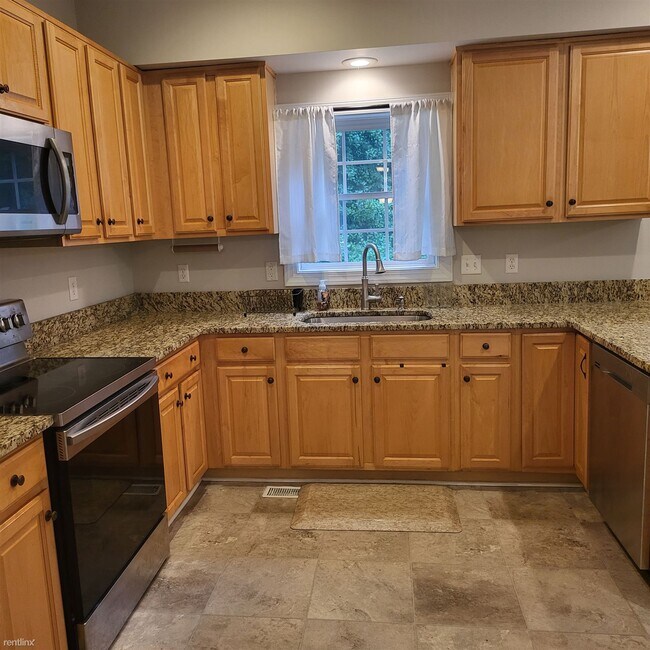 Building Photo - 4 br, 2.5 bath House - 12302 Hillcreek Circle