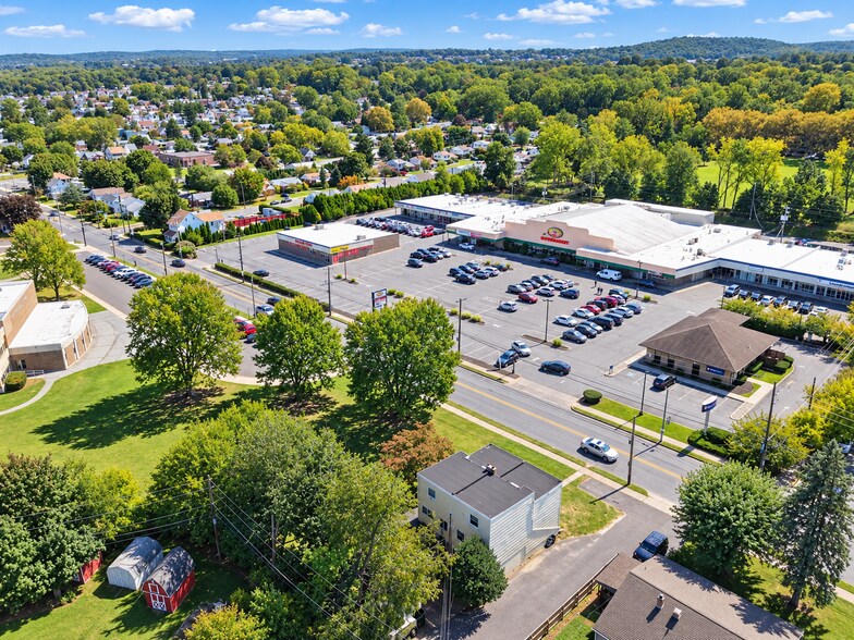 Building Photo - 727 W Emaus Ave
