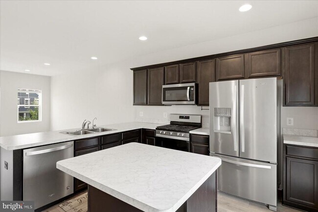 Building Photo - 246 Norland Knoll Dr