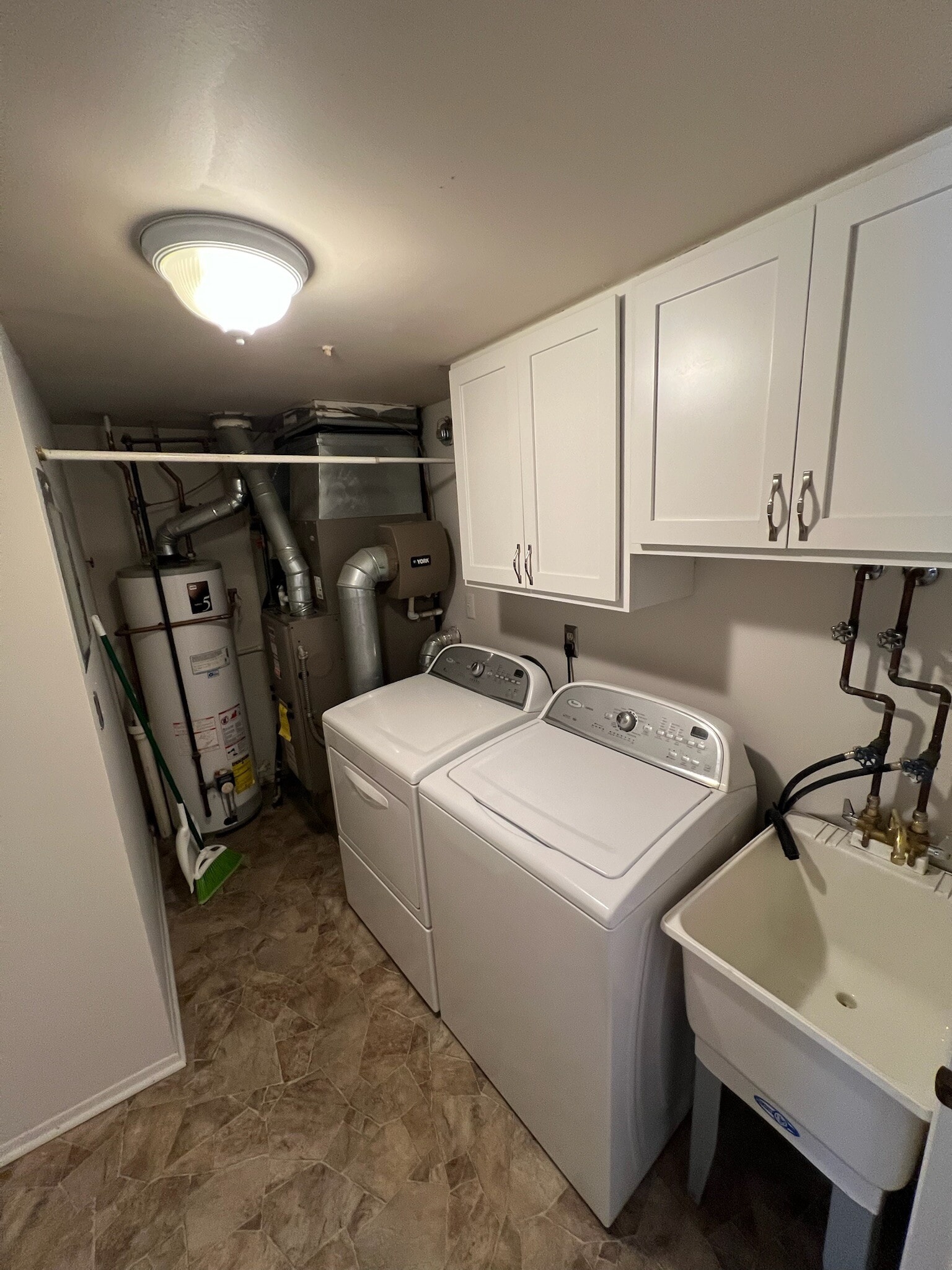 Building Photo - 18411 University Park Dr