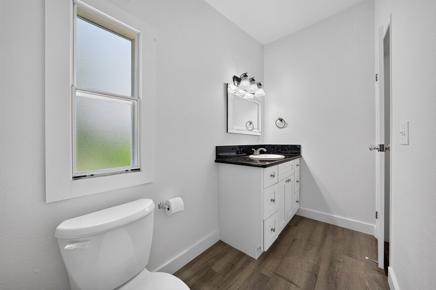 Building Photo - 9303 Redfish Dr