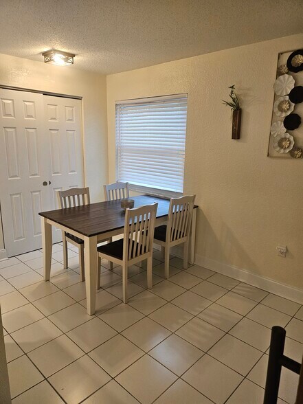 Building Photo - 387 S McMullen Booth Rd