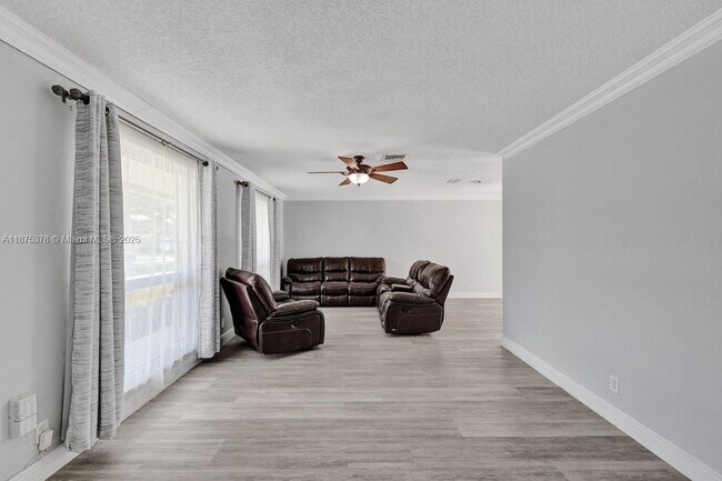 Building Photo - 5031 SW 88th Terrace