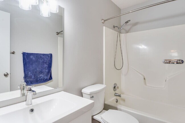 Building Photo - "Spacious 4-Bedroom Gem with 3 Full Baths ...