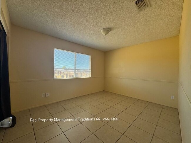 Building Photo - Cozy 3 Bed, 1 Bath