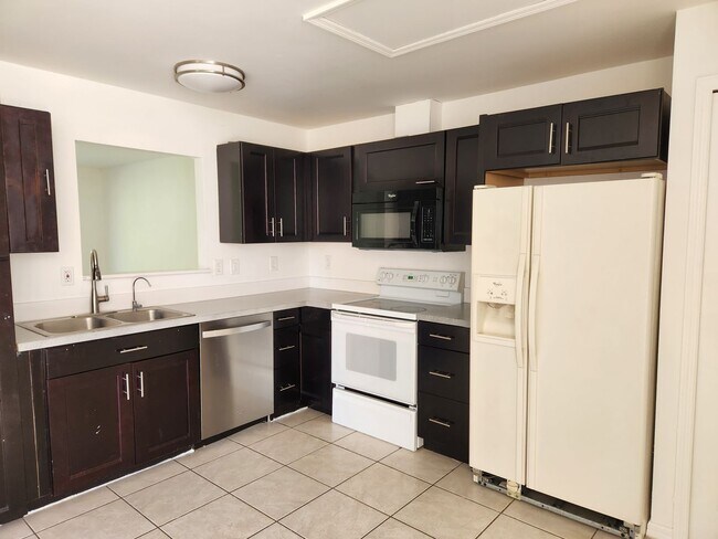 Building Photo - LO 4770-4772 Jordan Ave S