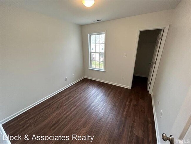 Building Photo - 3 br, 2.5 bath House - 401 Whitehall Court