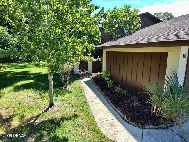 Building Photo - 10 Cherokee Trail
