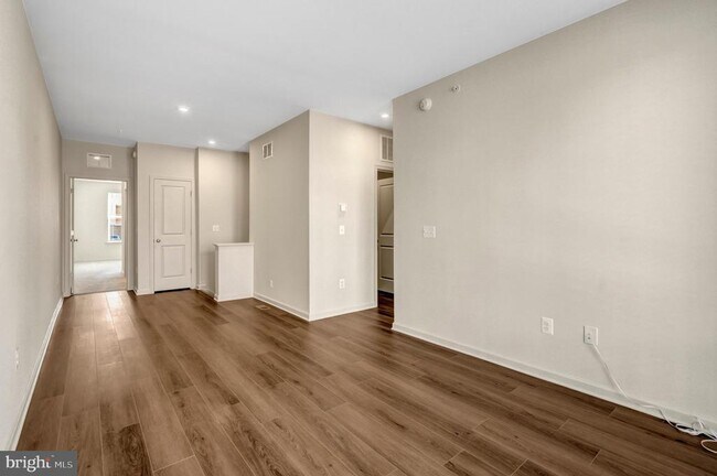 Building Photo - 2508 Neabsco Common Pl