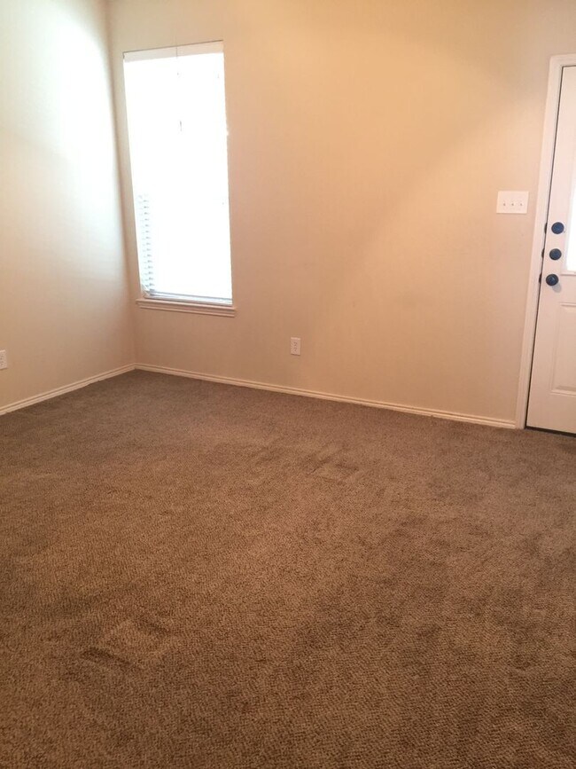 Building Photo - Gorgeous duplex for rent in Mansfield!