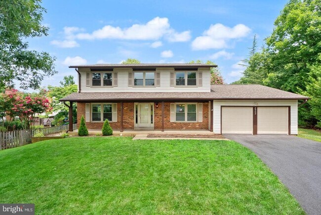 Building Photo - 8902 Huxley Ct