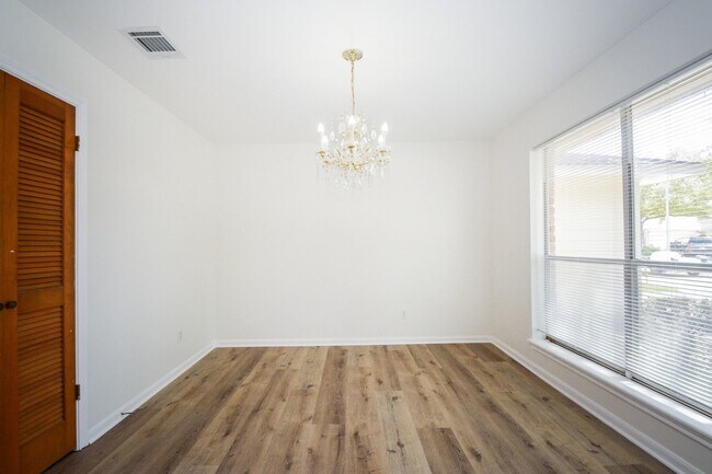 Building Photo - 10811 Vickijohn Ct