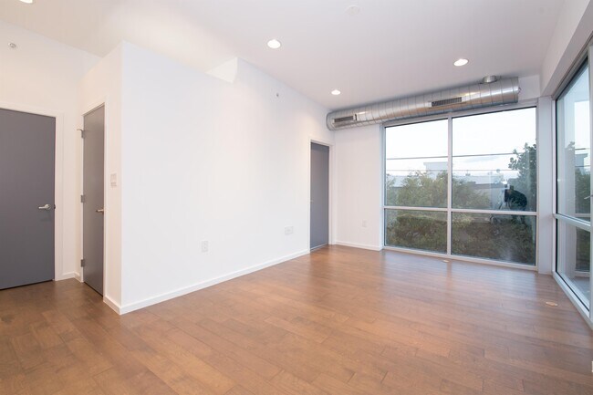 Building Photo - 1444 N 7th St