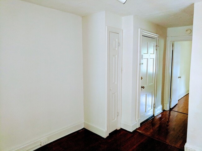 Building Photo - 3312 Ellwood Ave