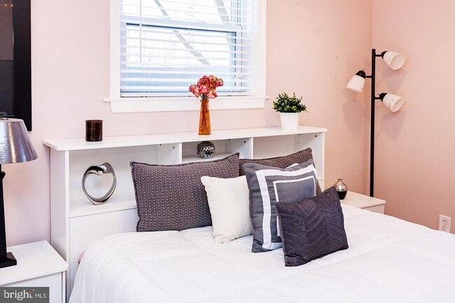 Building Photo - 7286 Earlys Rd