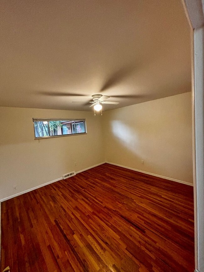 Building Photo - Remodeled Duplex Just Minutes from Old Tow...