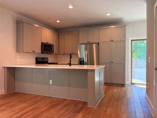 Building Photo - 3411 Willow Springs Rd