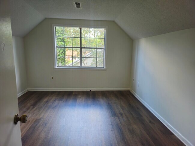 Building Photo - 3124 George Cove