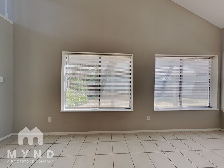 Building Photo - 10826 Riana Dr