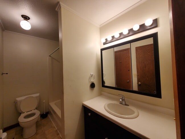 Building Photo - Prairie Townhomes