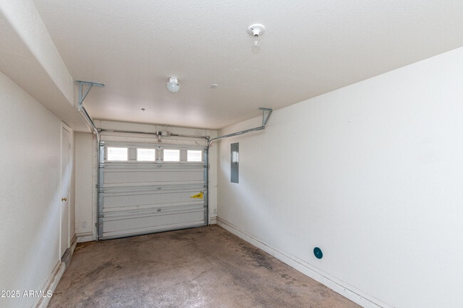 Building Photo - 1225 N 36th St