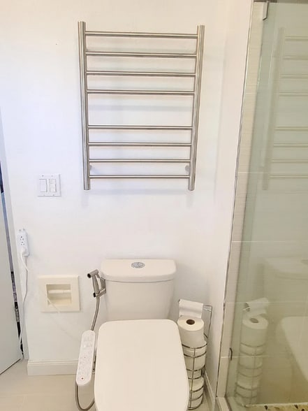 Building Photo - 5111 23rd Ave W