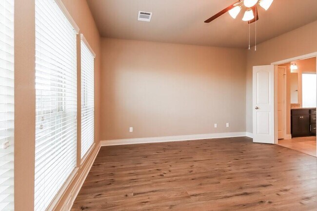 Building Photo - 2342 Falcon Brook Dr