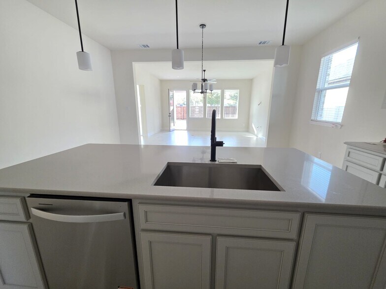 Building Photo - 4512 Hammerstein Blvd