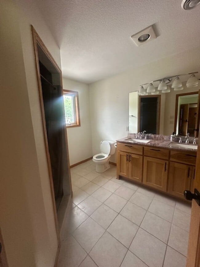 Building Photo - 4 Bed, 2 bath Single Family Home - Pillager