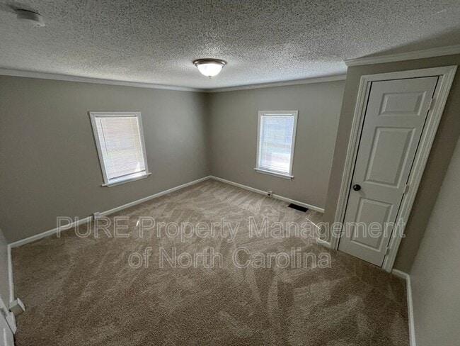 Building Photo - 65 Barber St NW