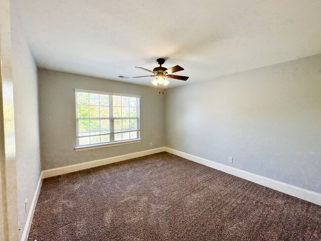 Building Photo - Townhome for Lease Brentwood off OHB