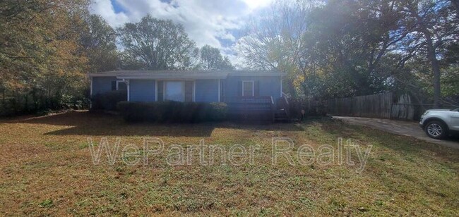 Building Photo - 1136 High Falls Rd